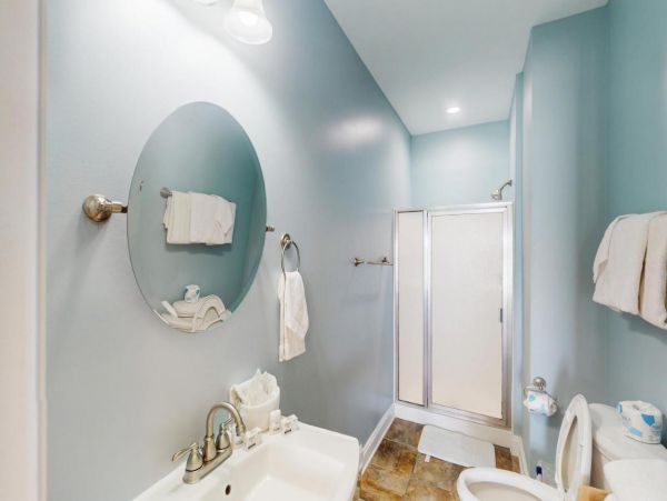 Spacious Beachfront Six Bedroom Vacation Rental in Gulf Shores