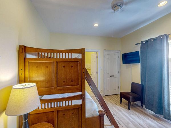 Spacious Beachfront Six Bedroom Vacation Rental in Gulf Shores