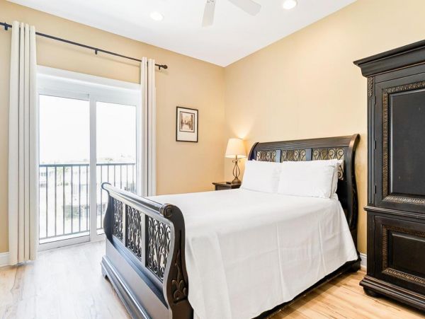 Stunning Beachfront Vacation Six Bedroom Rental
