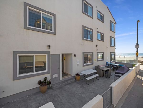 Mission Beach Vacation Condo Two Bedrooms Sleeps 6