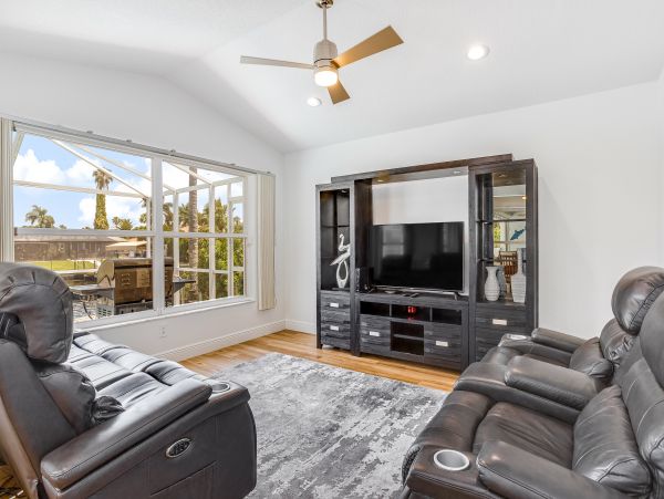 Cape Coral Home 1009710