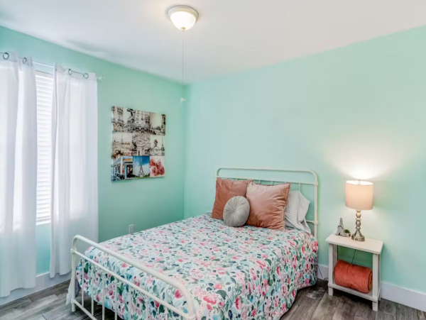 Elegant 3 Bedroom Vacation Home in Cape Coral