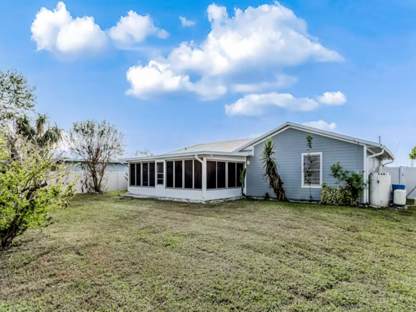 Elegant 3 Bedroom Vacation Home in Cape Coral
