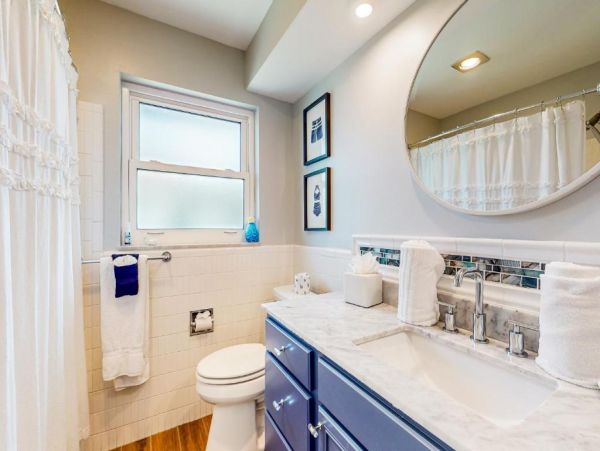 Luxury Canal-Front Villa with Private Saltwater Pool in Cape Coral