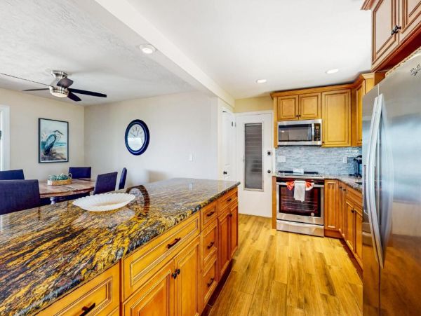Luxury Canal-Front Villa with Private Saltwater Pool in Cape Coral