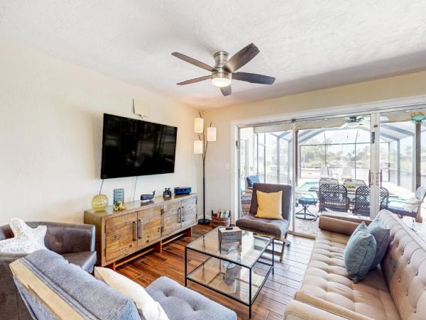 Luxury Canal-Front Villa with Private Saltwater Pool in Cape Coral