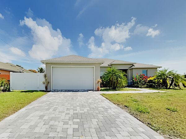Cape Coral Home 1009726