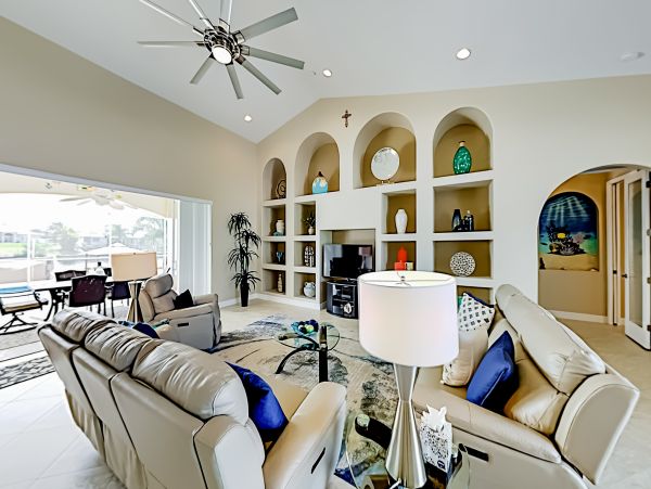 Cape Coral Home 1009731