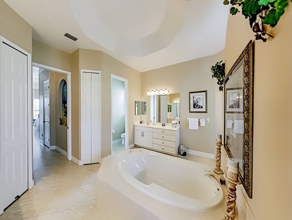 Cape Coral Home 1009731