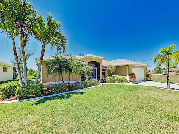 Cape Coral Luxury Vacation Home with Pool & Hot Tub