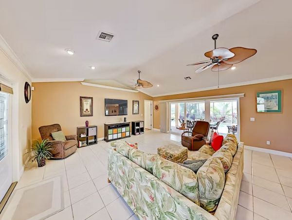 Cape Coral Luxury Vacation Home with Pool & Hot Tub