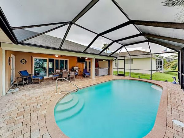 Cape Coral Luxury Vacation Home with Pool & Hot Tub