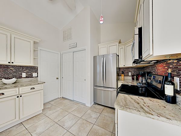 Cape Coral Home 1009740