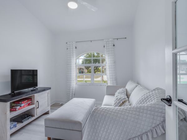 Cape Coral Home 1009744