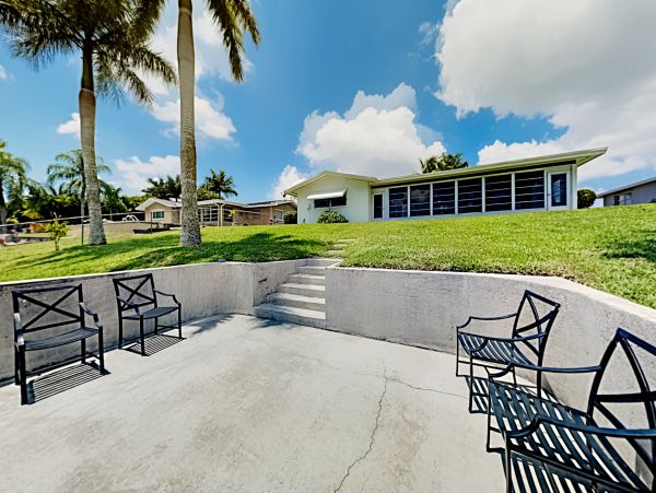Cape Coral Home 1009746