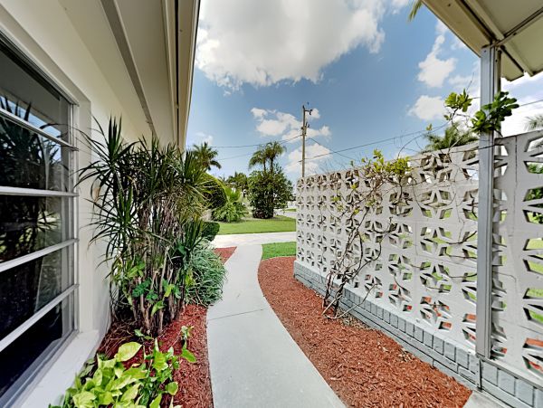 Cape Coral Home 1009746