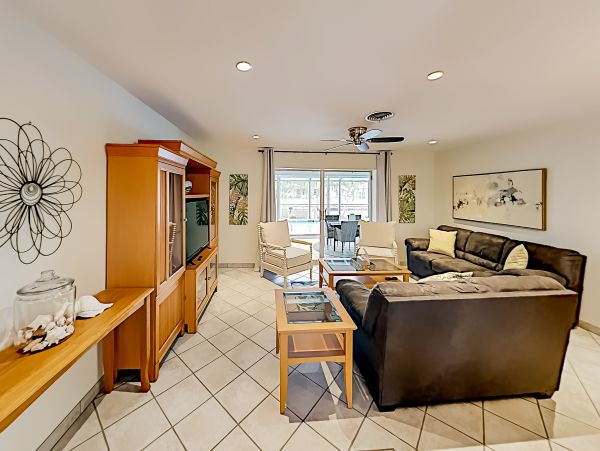 Three Bedroom Pool Waterside Home