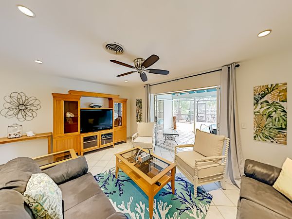 Three Bedroom Pool Waterside Home