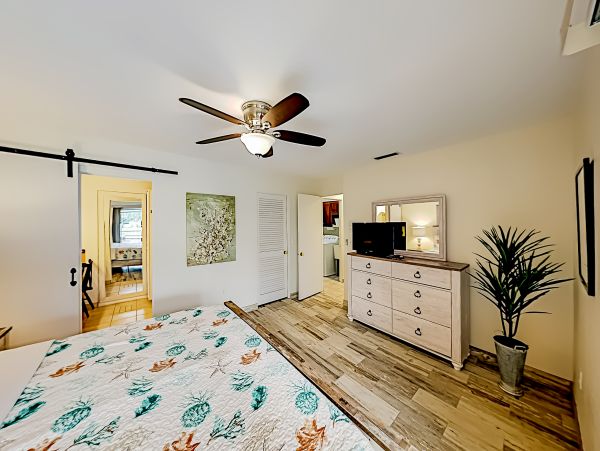 Three Bedroom Pool Waterside Home