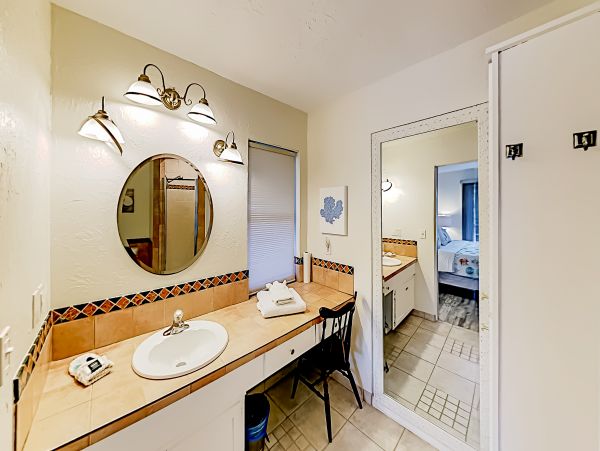 Three Bedroom Pool Waterside Home