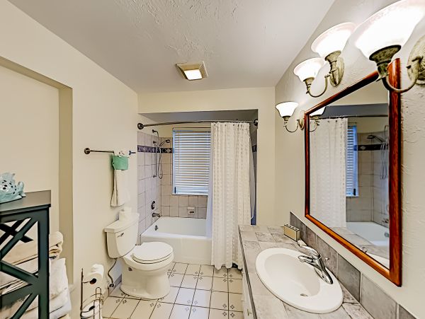 Three Bedroom Pool Waterside Home