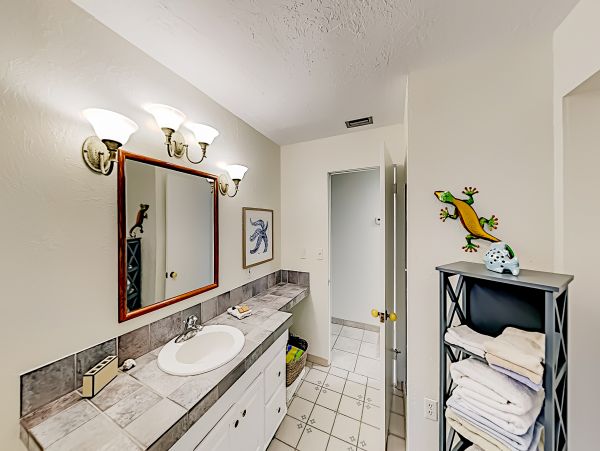 Three Bedroom Pool Waterside Home