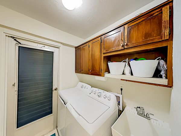 Three Bedroom Pool Waterside Home