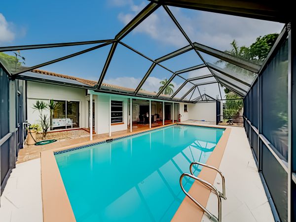 Three Bedroom Pool Waterside Home