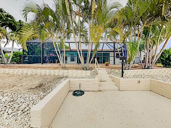 Three Bedroom Pool Waterside Home