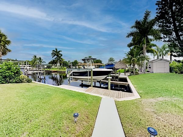 Cape Coral Home 1009771