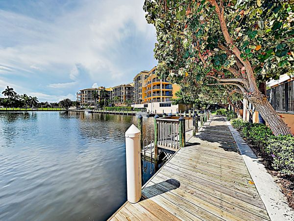 Cape Coral Condo 1009775