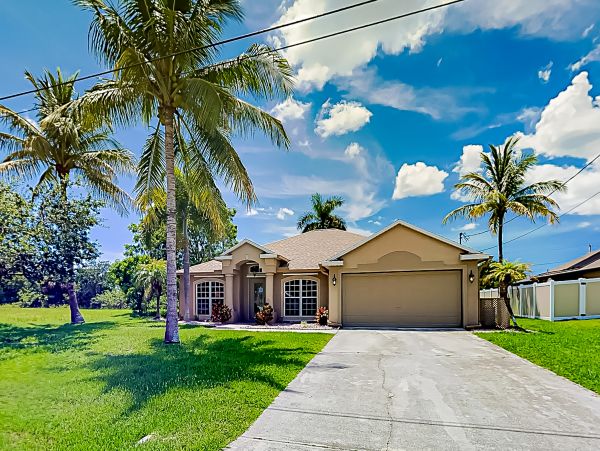 Cape Coral Canalfront 4 Bedroom Villa with Boat Dock