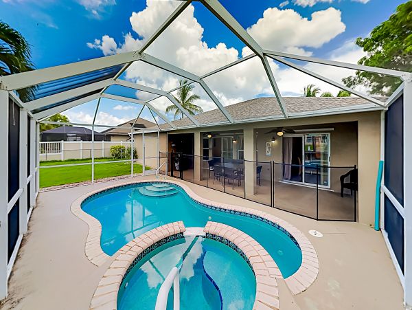 Cape Coral Canalfront 4 Bedroom Villa with Boat Dock