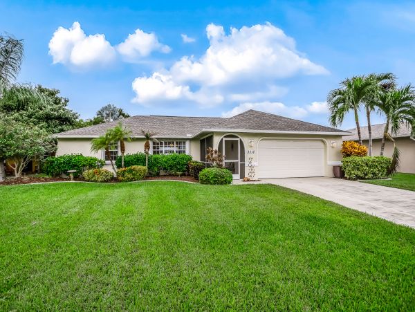 Updated Cape Coral Pool Vacation Home