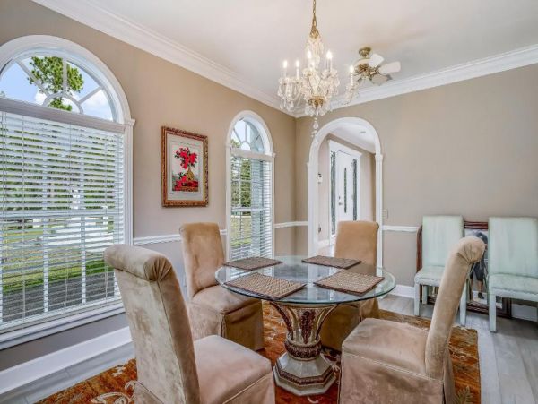 Naples 4 Bedroom Home with Caged Pool & Spa Sleeps 10 Guests