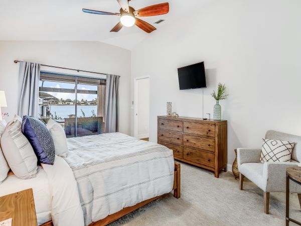 Cape Coral Lake Front 3 Bedroom Home with Pool & Dock