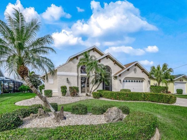 Cape Coral Lake Front 3 Bedroom Home with Pool & Dock