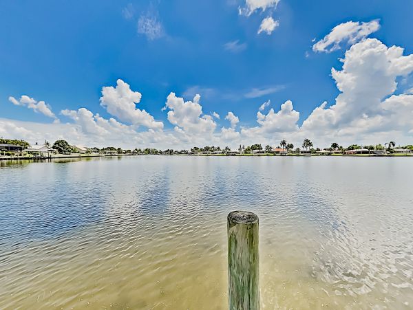 Cape Coral Home 1009797