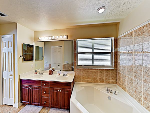 Cape Coral Home 1009799