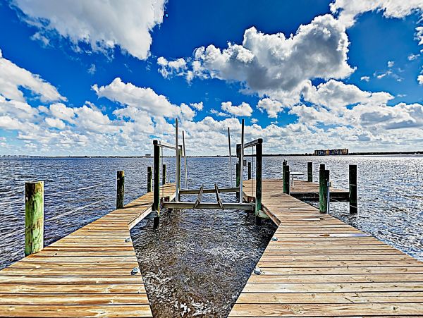 Cape Coral Home 1009799