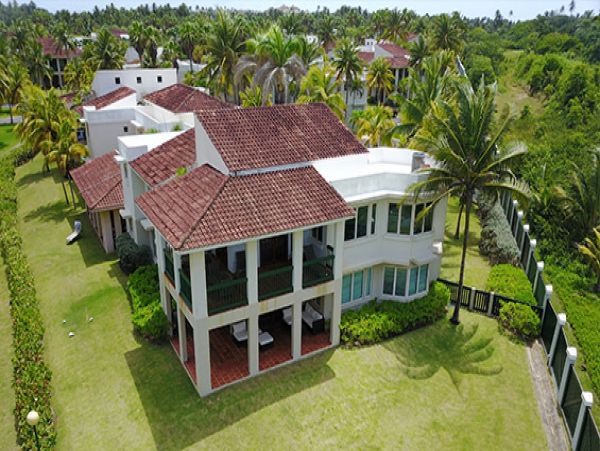 Two Bedroom Villa with 3 Community Pools & 2 Tennis Courts