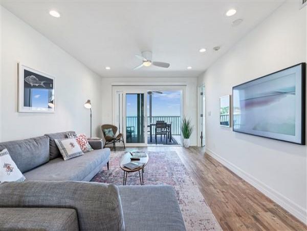 Beach Front 2 Bedroom Vacation Condo with Full Ocean Views