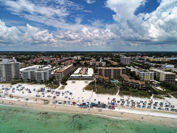 Walk to Beach Walk to South Village Siesta Key condo