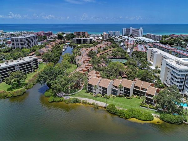 Walk to Beach Walk to South Village Siesta Key condo