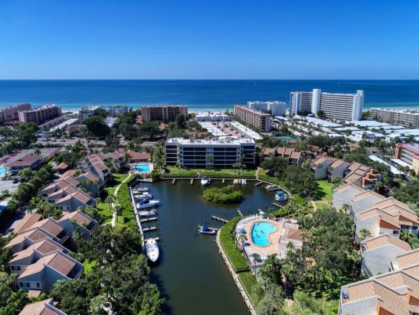 Walk to Beach Walk to South Village Siesta Key condo