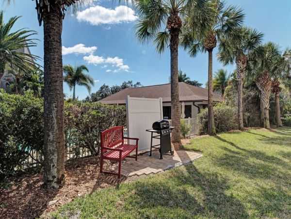 Walk to Beach Walk to South Village Siesta Key condo