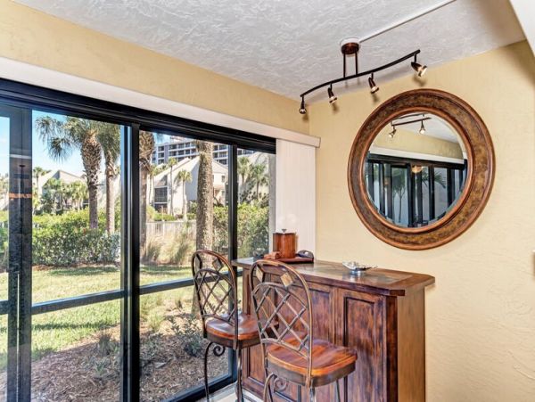 Walk to Beach Walk to South Village Siesta Key condo