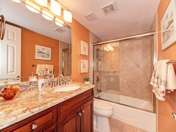 Walk to Beach Walk to South Village Siesta Key condo