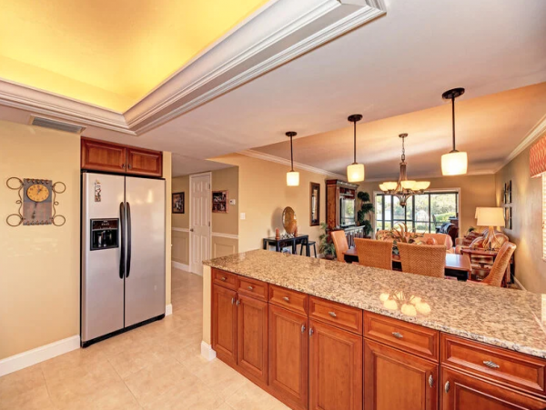 Walk to Beach Walk to South Village Siesta Key condo