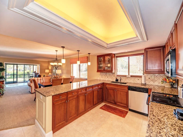 Walk to Beach Walk to South Village Siesta Key condo